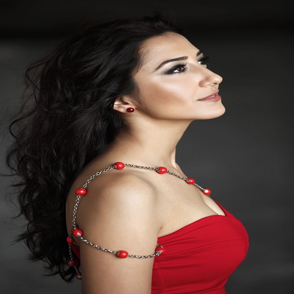 Eda Doğanay - Yanlışa Düştün (Single) — Eda Doganay